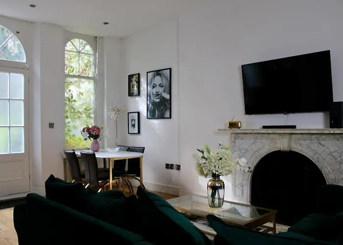 Enchanting 2Brgarden Flat