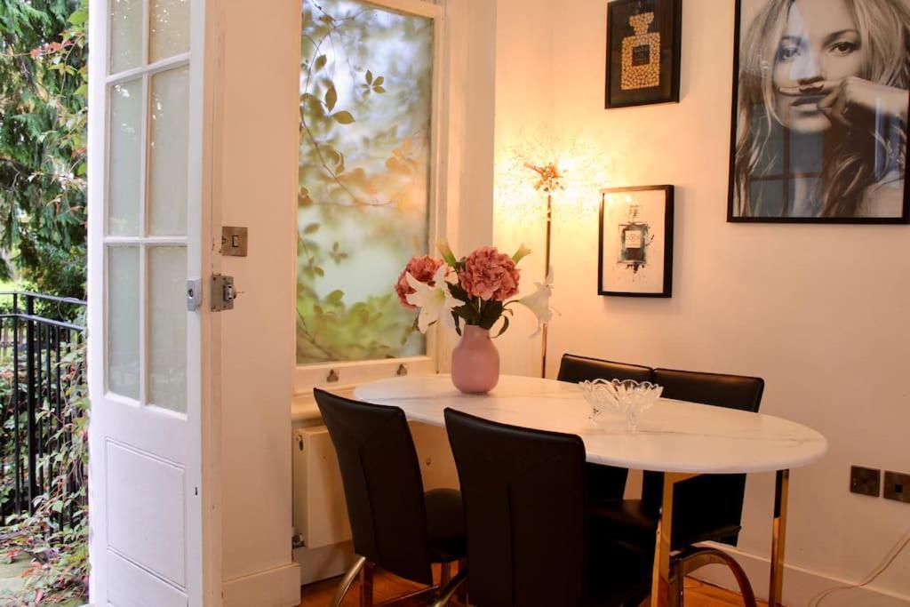 Appartement Enchanting 2brgarden Flat Londen