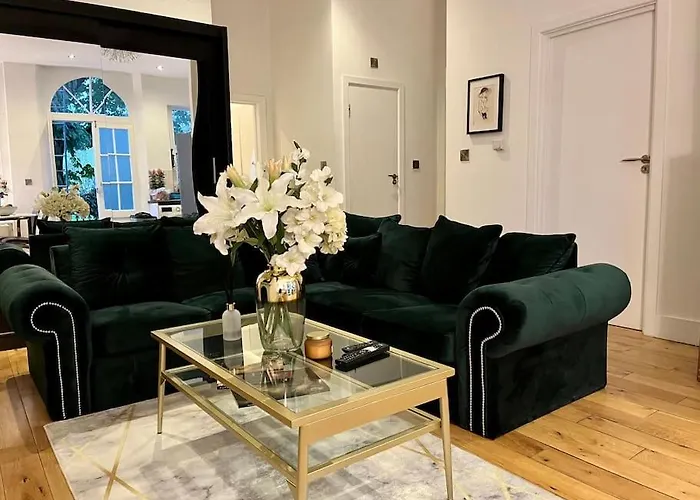 Enchanting 2Brgarden Flat